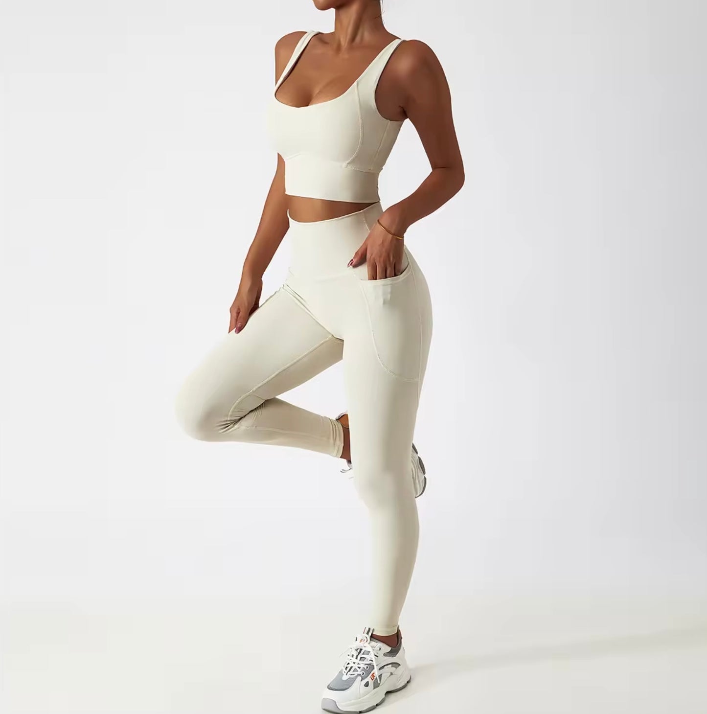 4-Piece Seamless Tummy Control Sportswear Naked Feel Fabric Yoga Set